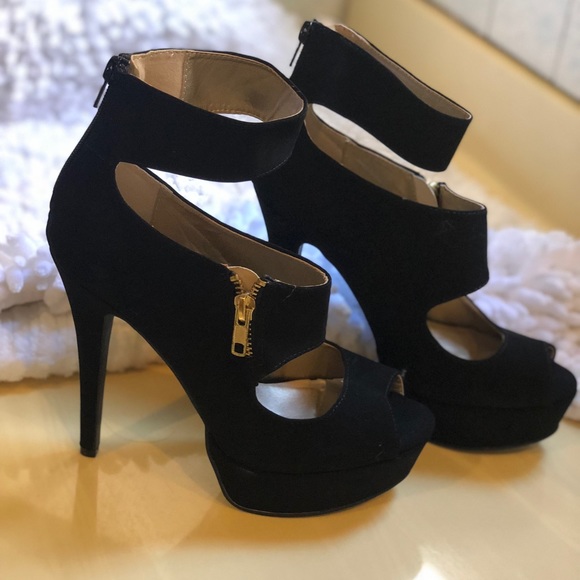 Brand New Black Heels Size 8 - Picture 2 of 4